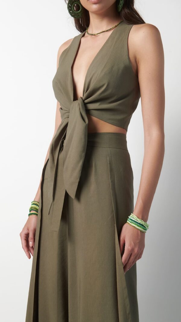 Top con nodo verde oliva - immagine 2